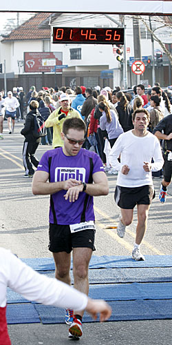 Finalizando a Meia Maratona de Curitiba - AntonioBorba.com
