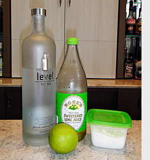 Rose's Shaken Ingredientes - Level, Rose's Lime - AntonioBorba.com