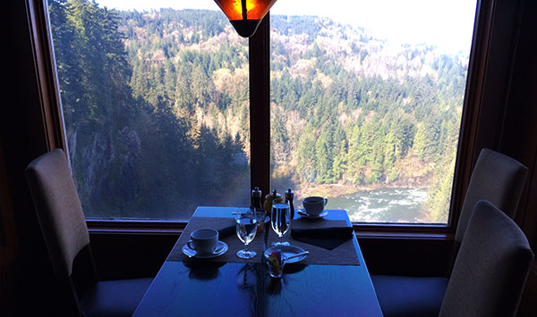 Brunch com vista para Snoqualmie Falls no Salish - AntonioBorba.com