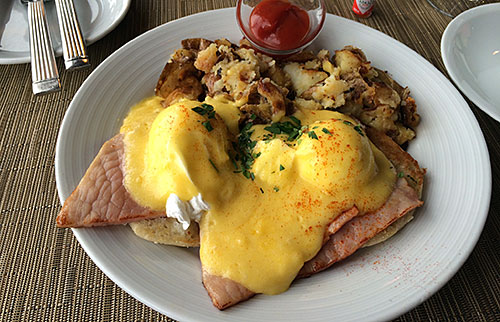 Traditional Eggs Benedict - Salish Lodge - AntonioBorba.com