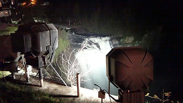 Snoqualmie Falls à noite - uma vista e tanto!