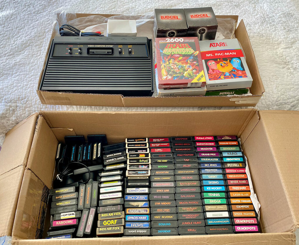 À Venda: Console Atari e mais de 117 jogos originais, alguns na caixa