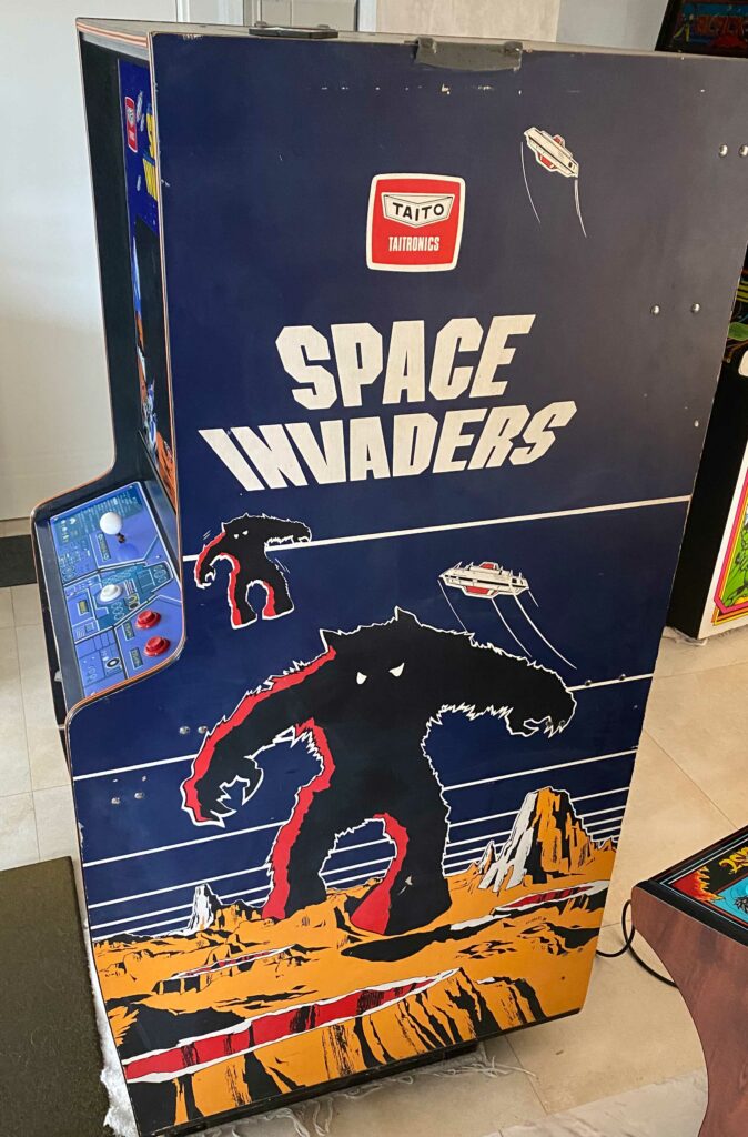 Arcade Space Invaders Japonês da Taito - Lateral em Bom Estado - AntonioBorba.com