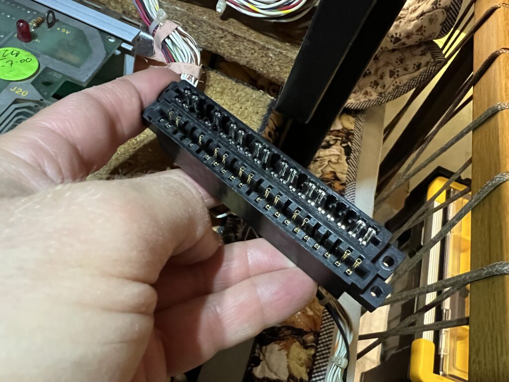 Atari Cocktail - Edge Connector 24/48 Molex Crimping