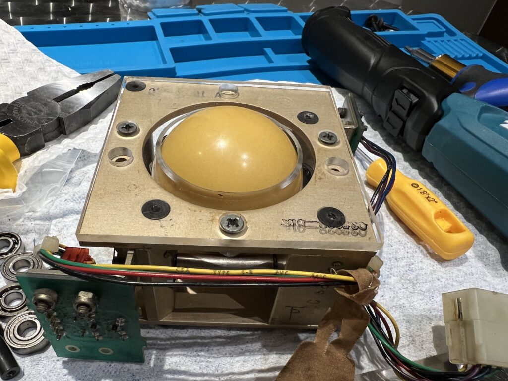 Arcade Missile Command - Cocktail - Trackball Rebuild