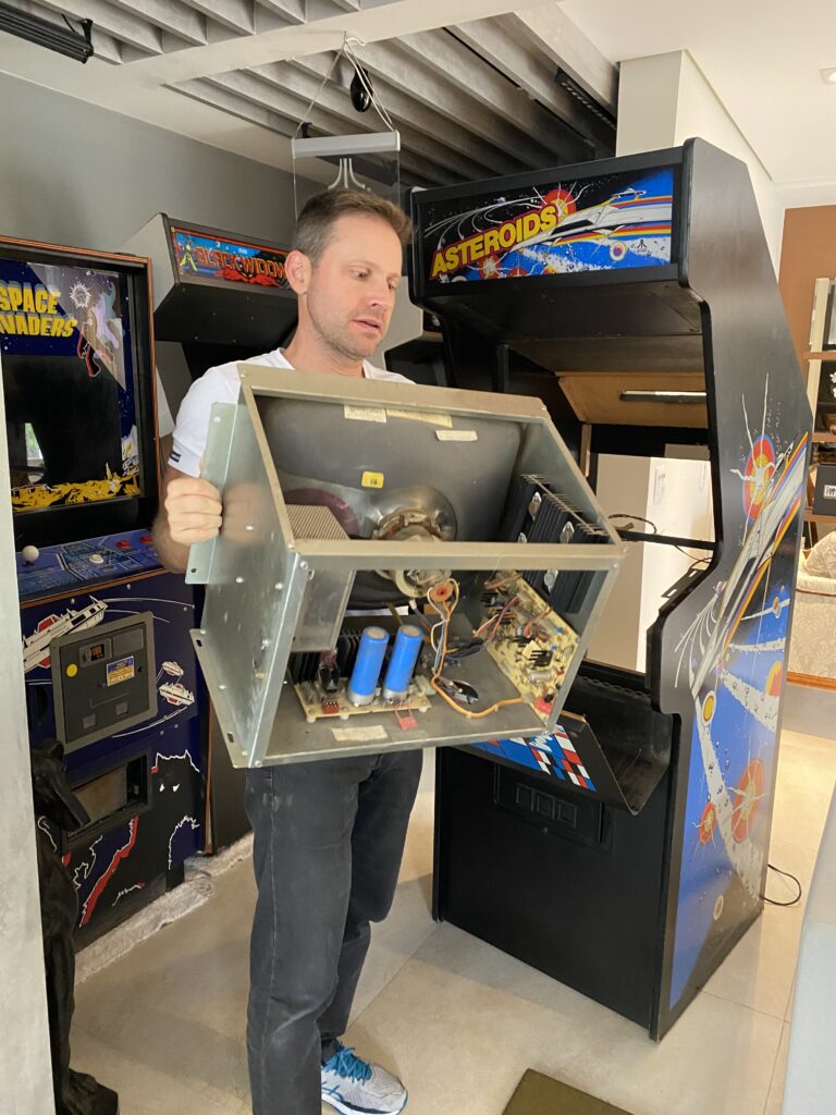 Asteroids Arcade - Atari - Retirando o Chassis