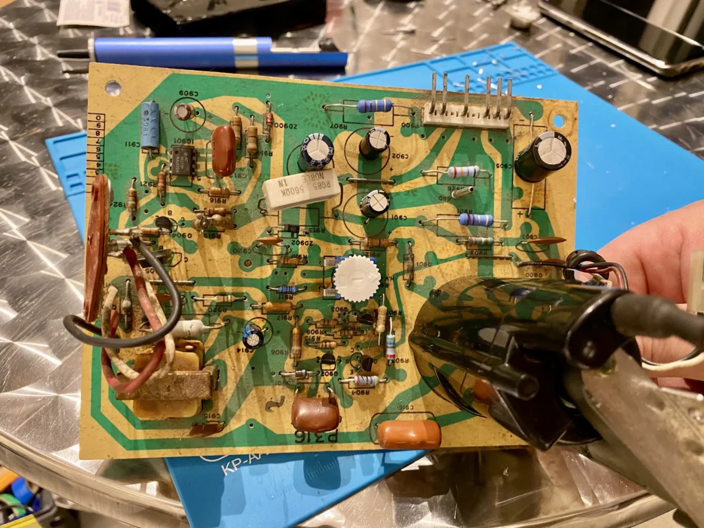 WG6100 Wells-Gardner Color Vector Monitor - Flyback Replacement