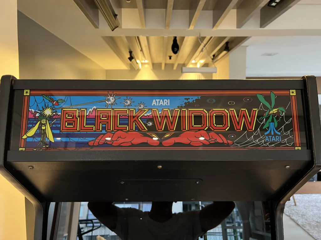 Black Widow Color Vector Arcade - Marquee Restore