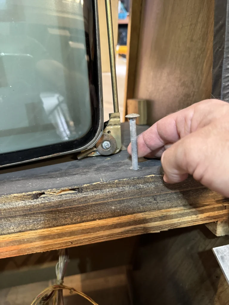 Tank II Arcade Cabinet by Kee Games - Monitor Removal and Fuse Check Tank II Arcade Cabinet by Kee Games - Monitor Removal and Fuse Check