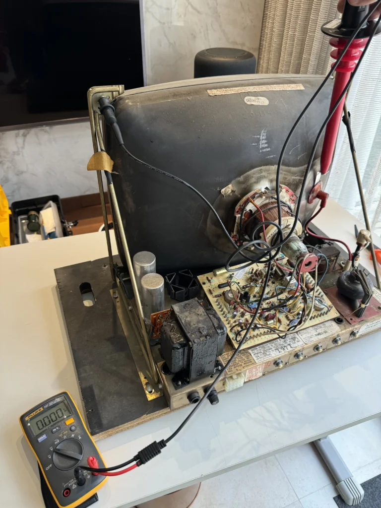 Tank II Arcade Cabinet by Kee Games - Monitor Removal and Fuse Check Tank II Arcade Cabinet by Kee Games - Monitor Removal and Fuse Check