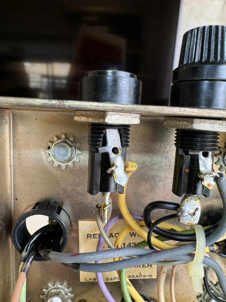 Tank II Arcade Cabinet by Kee Games - Monitor Removal and Fuse Check Tank II Arcade Cabinet by Kee Games - Monitor Removal and Fuse Check