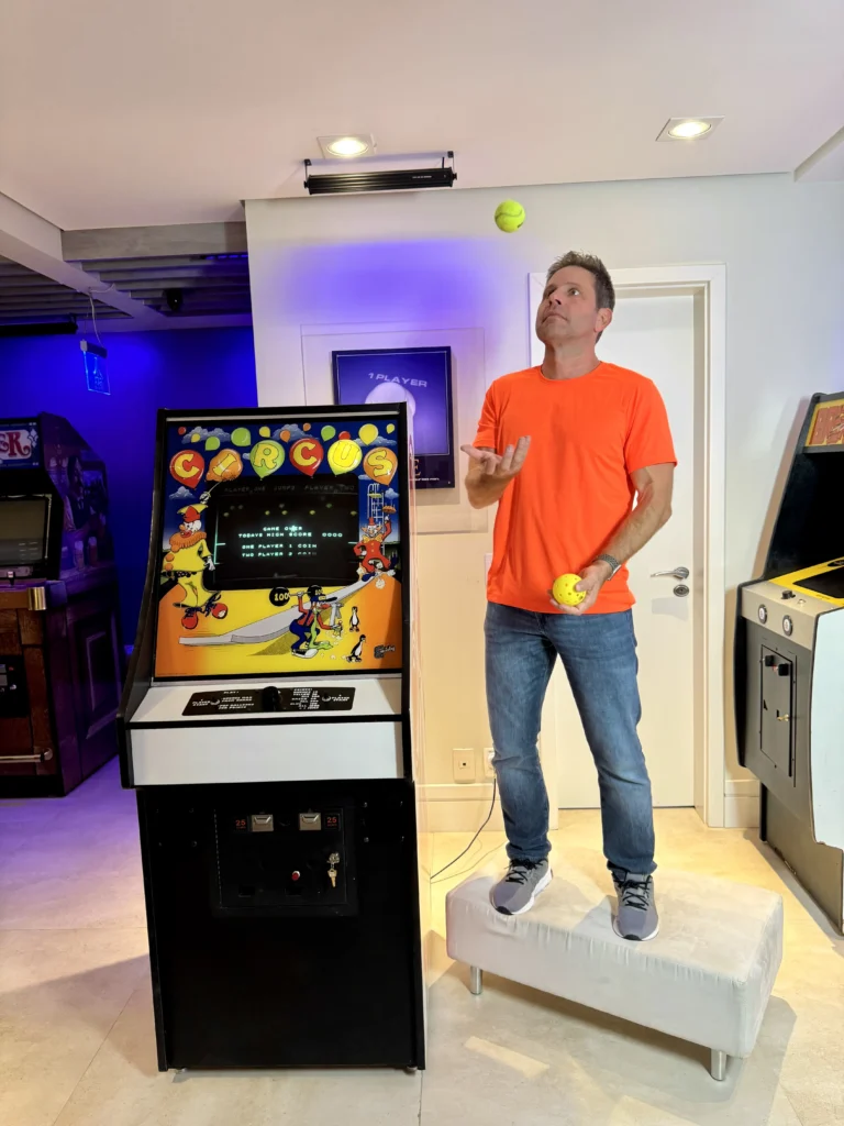 Circus Arcade Game by Exidy - Antonio Borba - Reference Pictures for Cover Circus Arcade Game by Exidy - Antonio Borba - Reference Pictures for Cover
