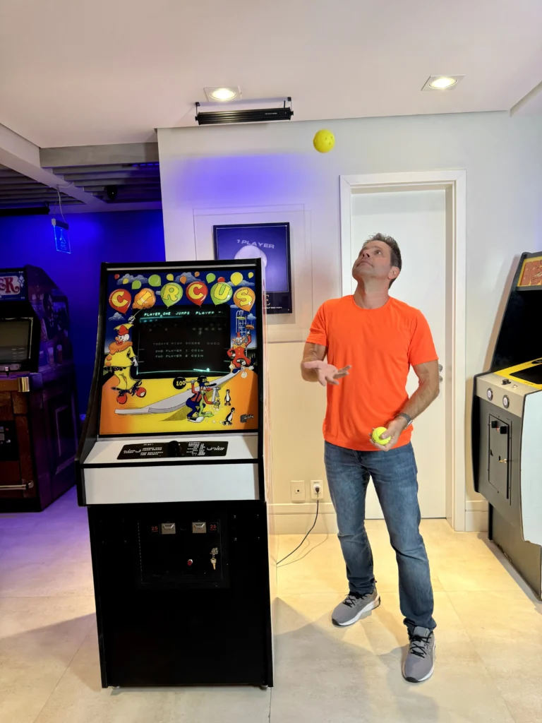 Circus Arcade Game by Exidy - Antonio Borba - Reference Pictures for Cover Circus Arcade Game by Exidy - Antonio Borba - Reference Pictures for Cover