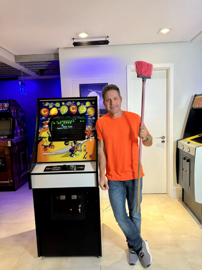 Circus Arcade Game by Exidy - Antonio Borba - Reference Pictures for Cover Circus Arcade Game by Exidy - Antonio Borba - Reference Pictures for Cover