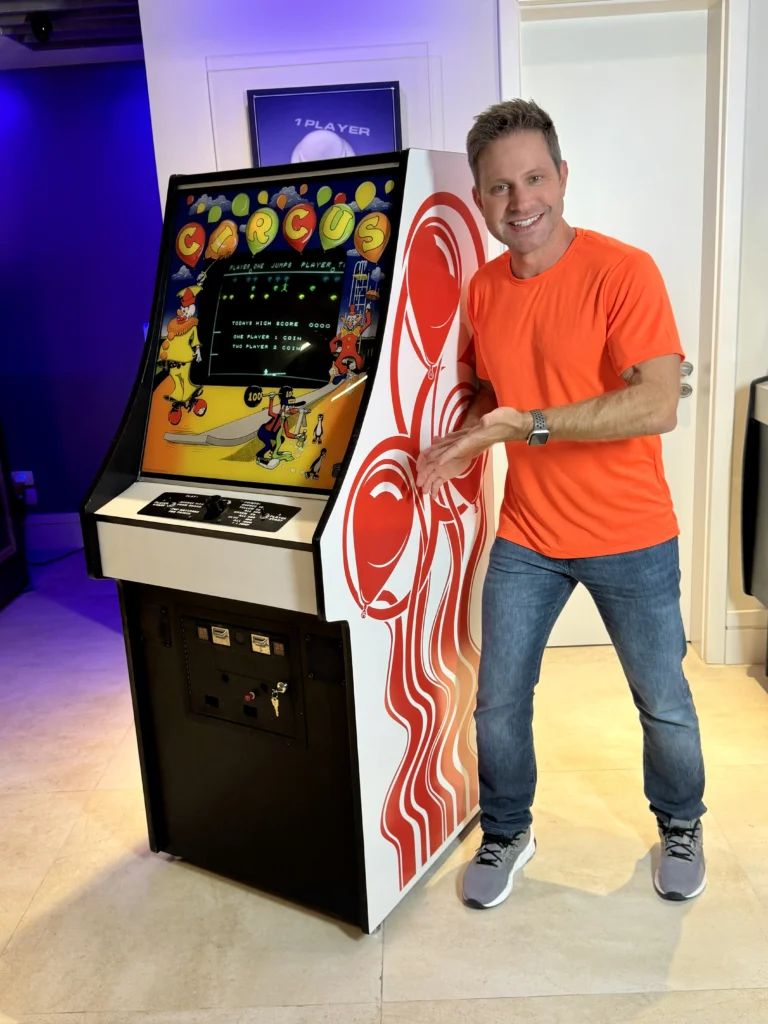 Circus Arcade Game by Exidy - Antonio Borba - Reference Pictures for Cover Circus Arcade Game by Exidy - Antonio Borba - Reference Pictures for Cover