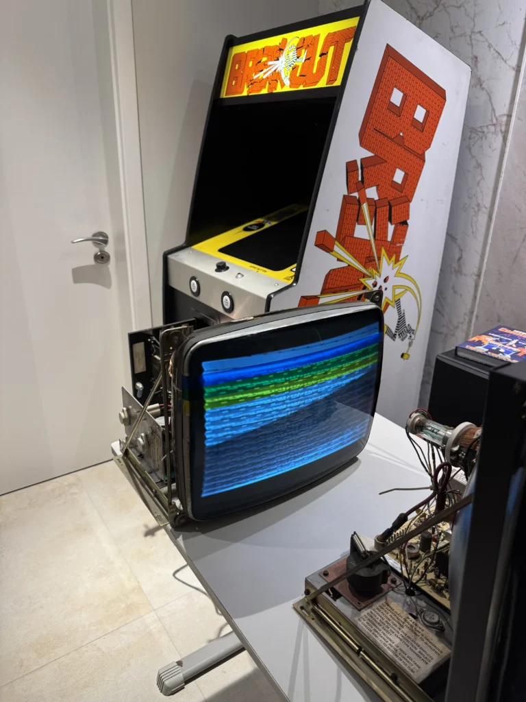 Circus by Exidy – Arcade Game Restoration - Motorola M5000 Breakout Test Circus by Exidy – Arcade Game Restoration - Motorola M5000 Breakout Test