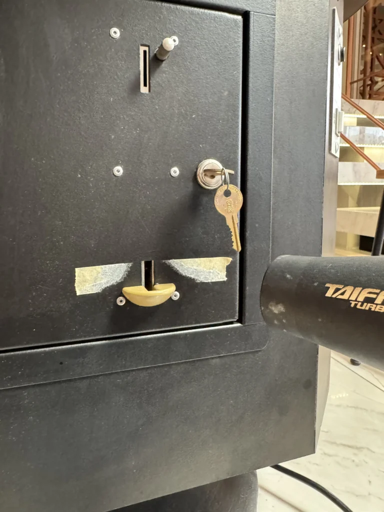 Inca Arcade Cabinet by PMC Electronics - Cleaning Inca Arcade Cabinet by PMC Electronics - Cleaning