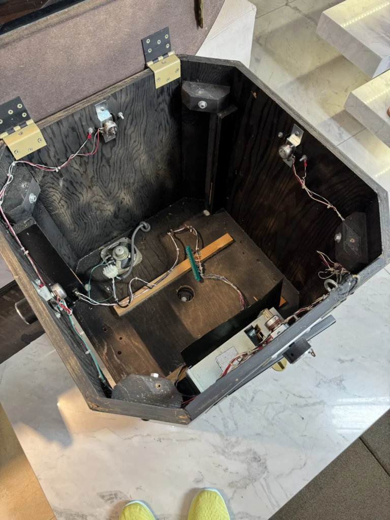 Inca Arcade Cabinet by PMC Electronics - Cleaning Inca Arcade Cabinet by PMC Electronics - Cleaning