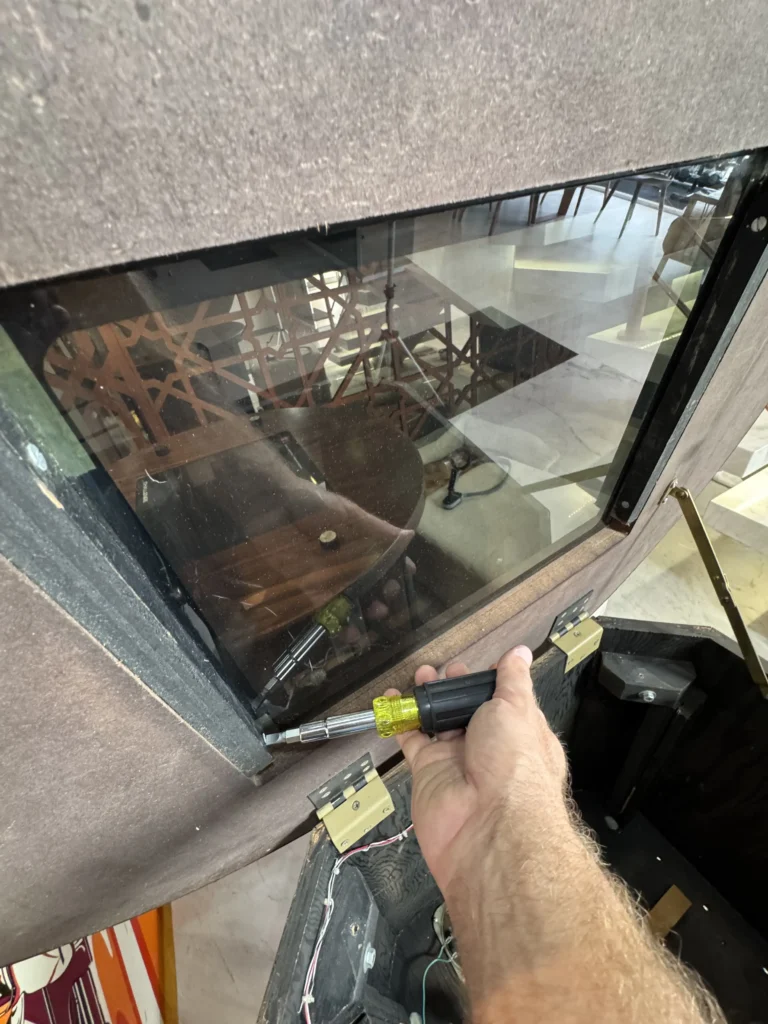 Inca Arcade Cabinet by PMC Electronics - Cleaning Inca Arcade Cabinet by PMC Electronics - Cleaning