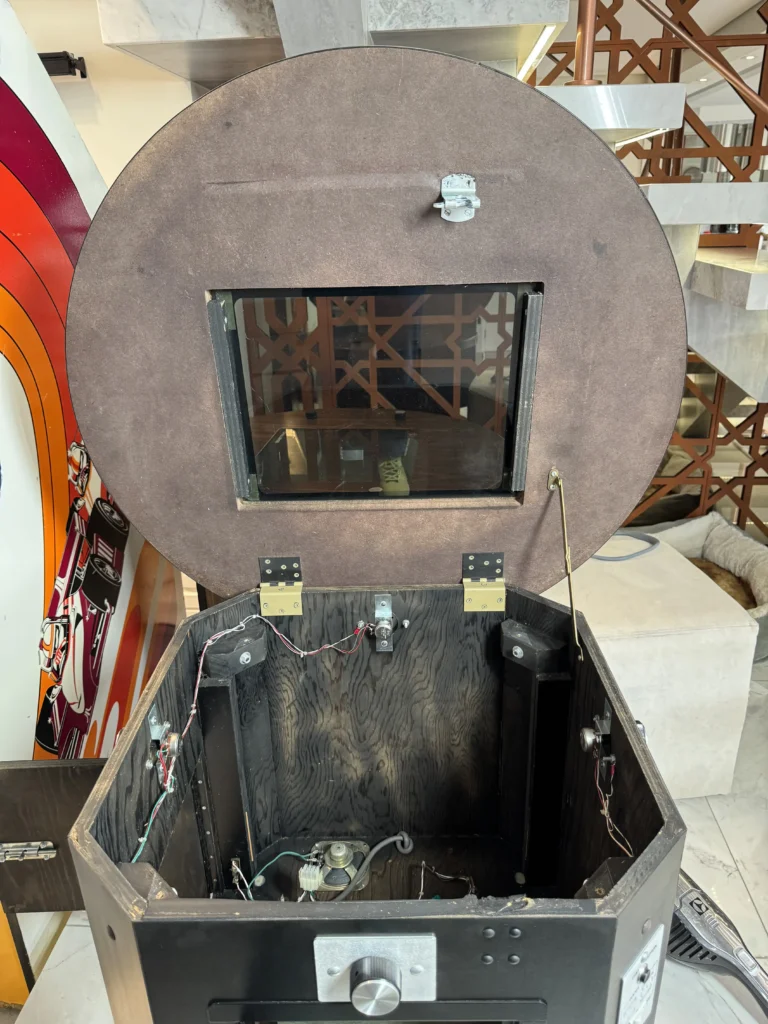 Inca Arcade Cabinet by PMC Electronics - Cleaning Inca Arcade Cabinet by PMC Electronics - Cleaning