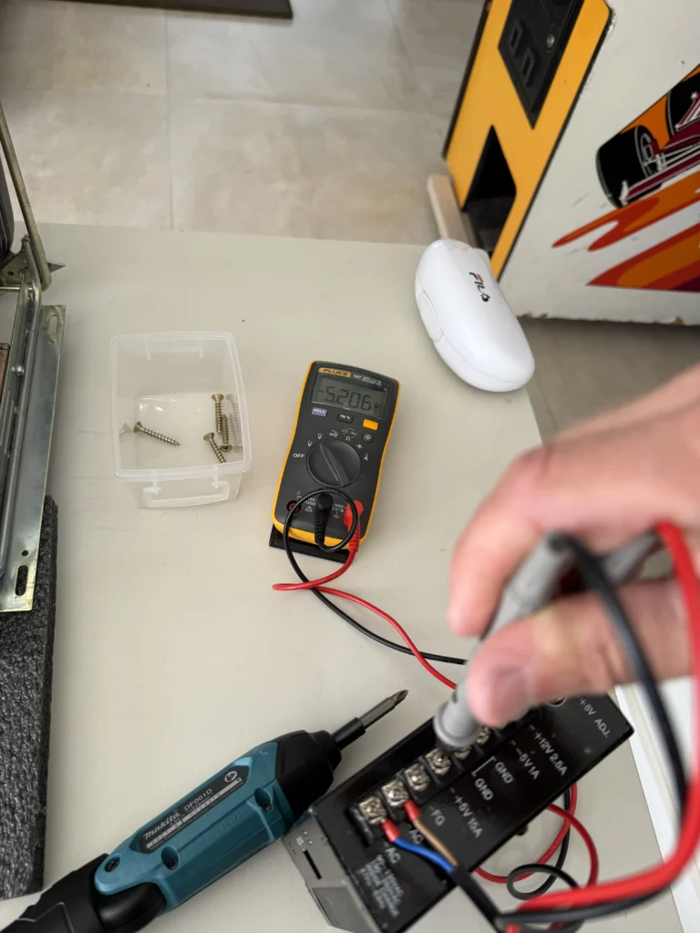 Inca Arcade Cabinet by PMC Electronics - Motorola XM-501 Monitor Voltage Tests