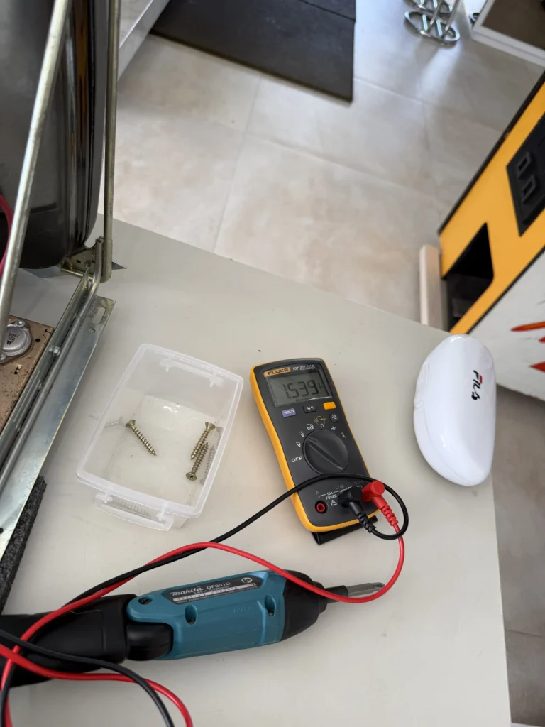 Inca Arcade Cabinet by PMC Electronics - Motorola XM-501 Monitor Voltage Tests