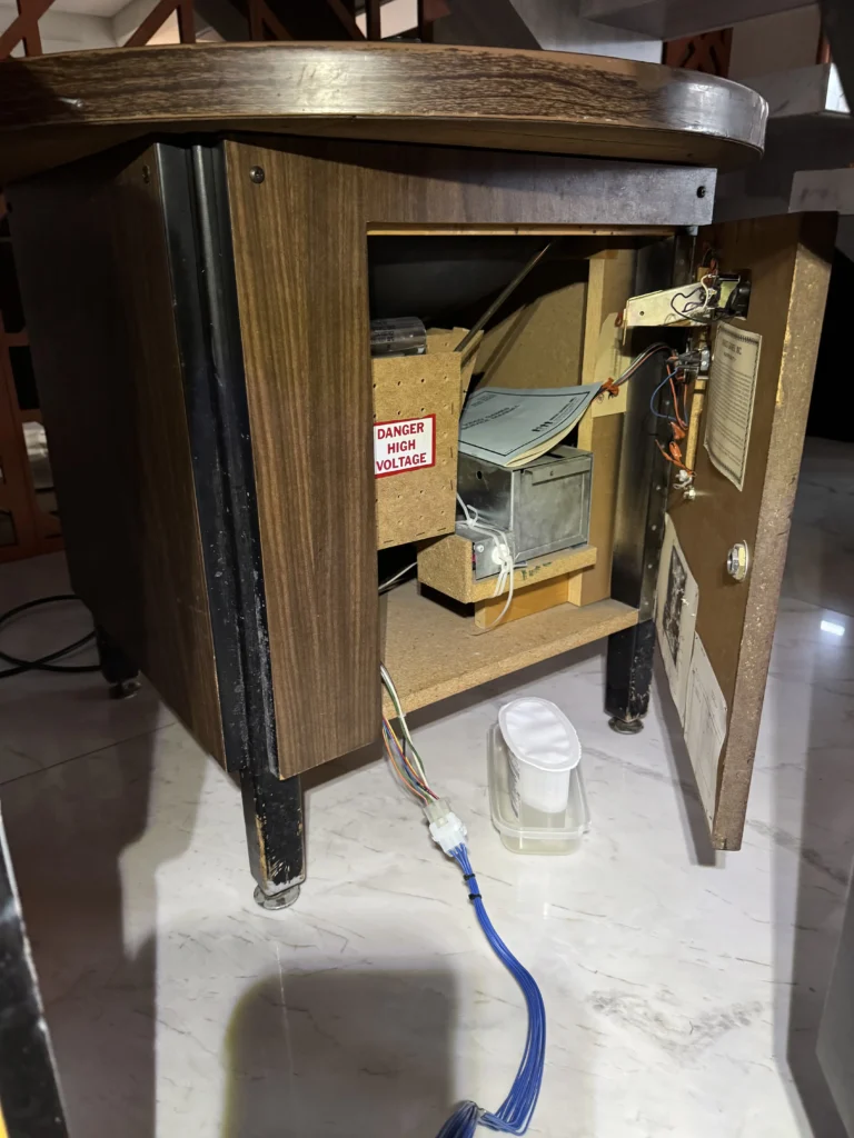 Inca Arcade Cabinet by PMC Electronics - Motorola XM-501 Monitor Inca Arcade Cabinet by PMC Electronics - Motorola XM-501 Monitor