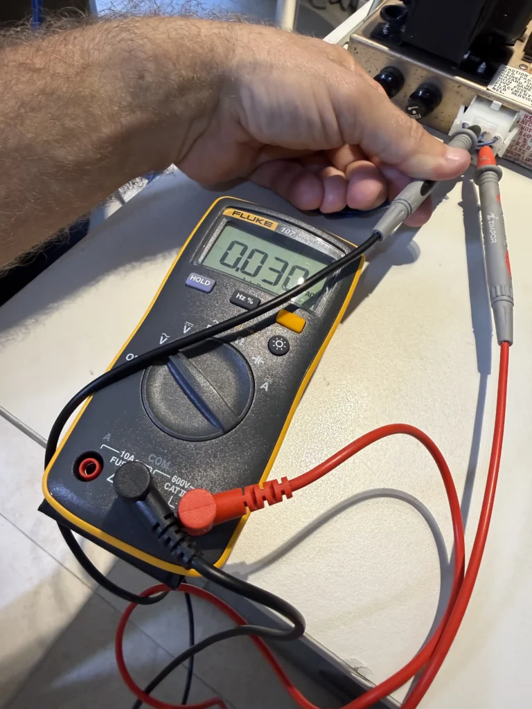 Inca Arcade Cabinet by PMC Electronics - Motorola XM-501 Monitor Voltage Tests