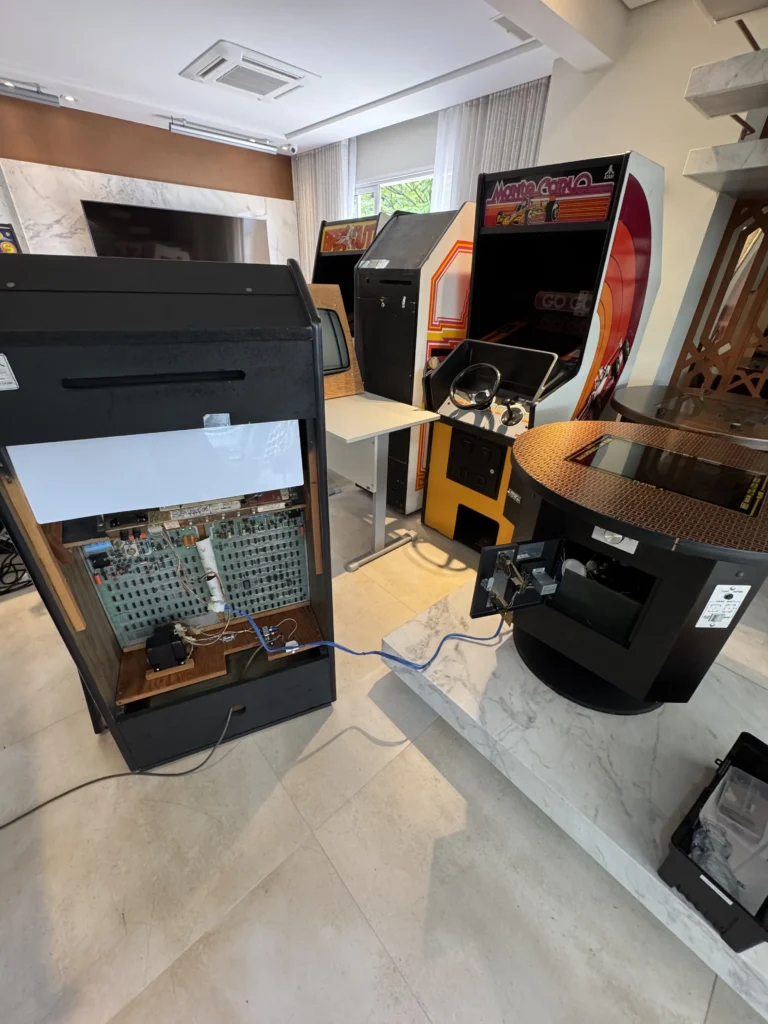 Inca Arcade Cabinet by PMC Electronics - Motorola XM-501 Monitor Tests Inca Arcade Cabinet by PMC Electronics - Motorola XM-501 Monitor Tests