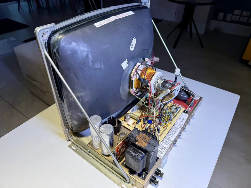 Motorola XM-501 B&W Monitor from Inca Cabinet - Antonio Borba Arcade Collection Motorola XM-501 B&W Monitor from Inca Cabinet - Antonio Borba Arcade Collection