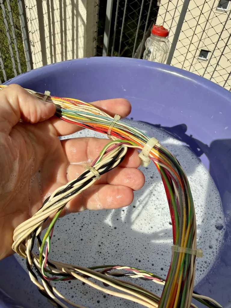 Atari Video Pinball Arcade - Harness Cleaning Atari Video Pinball Arcade - Harness Cleaning