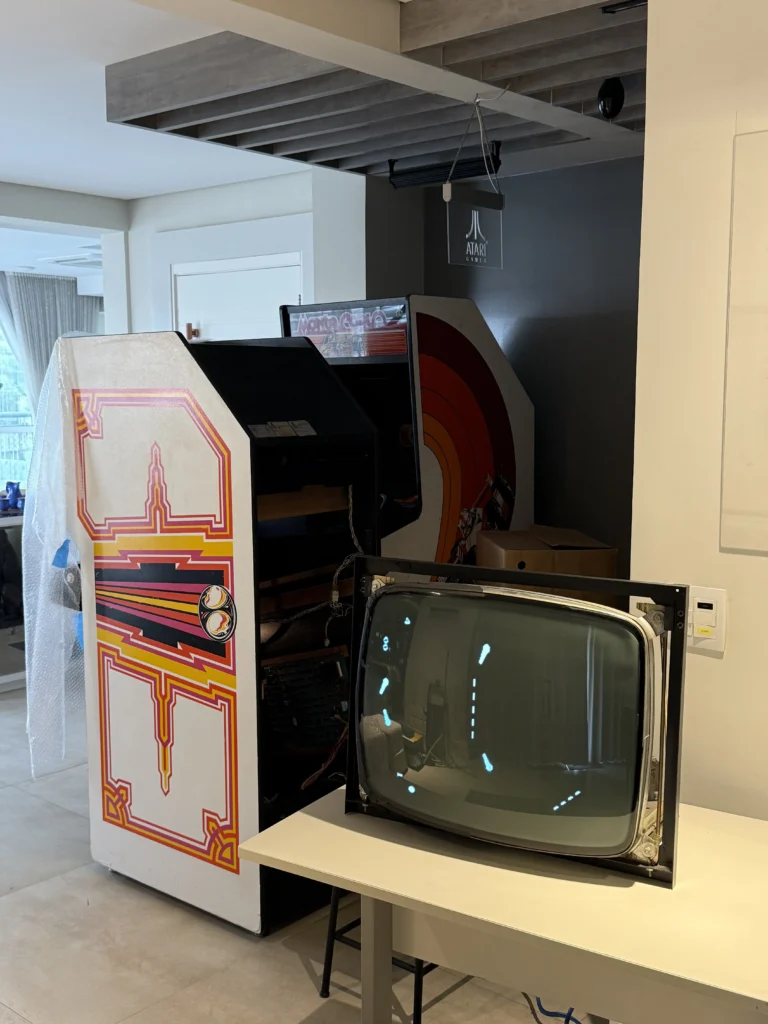 Atari Video Pinball Arcade - Monitor 2nd Repair, Cleaning and Install Atari Video Pinball Arcade - Monitor 2nd Repair, Cleaning and Install