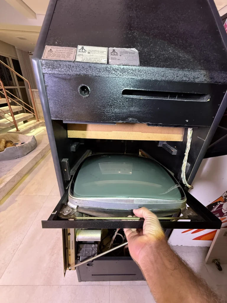 Atari Video Pinball Arcade - Monitor 2nd Repair, Cleaning and Install Atari Video Pinball Arcade - Monitor 2nd Repair, Cleaning and Install