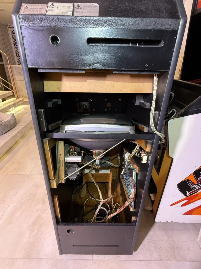 Atari Video Pinball Arcade - Monitor 2nd Repair, Cleaning and Install Atari Video Pinball Arcade - Monitor 2nd Repair, Cleaning and Install
