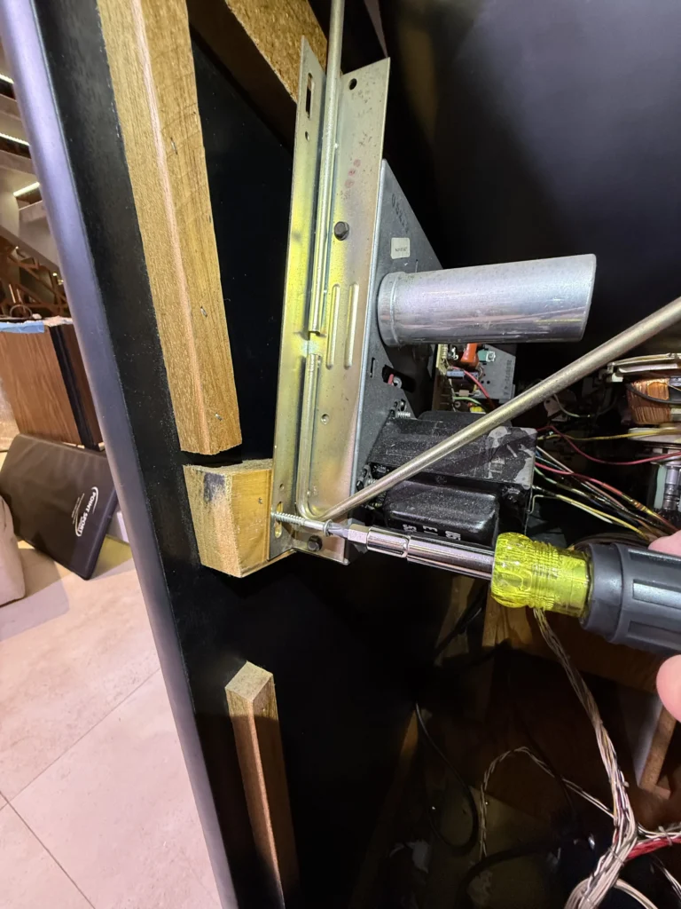 Atari Video Pinball Arcade - Monitor 2nd Repair, Cleaning and Install Atari Video Pinball Arcade - Monitor 2nd Repair, Cleaning and Install