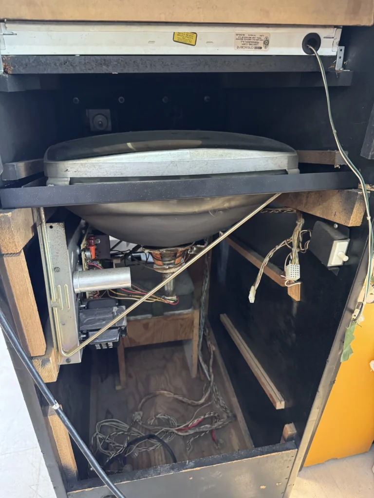 Atari Video Pinball Arcade - Wells-Gardner 19v1001 B&W Monitor