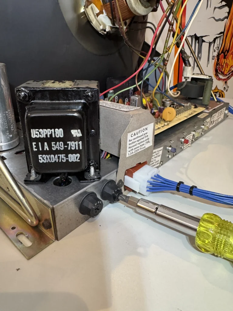 Atari Video Pinball Arcade - Wells-Gardner 19v1001 B&W Monitor