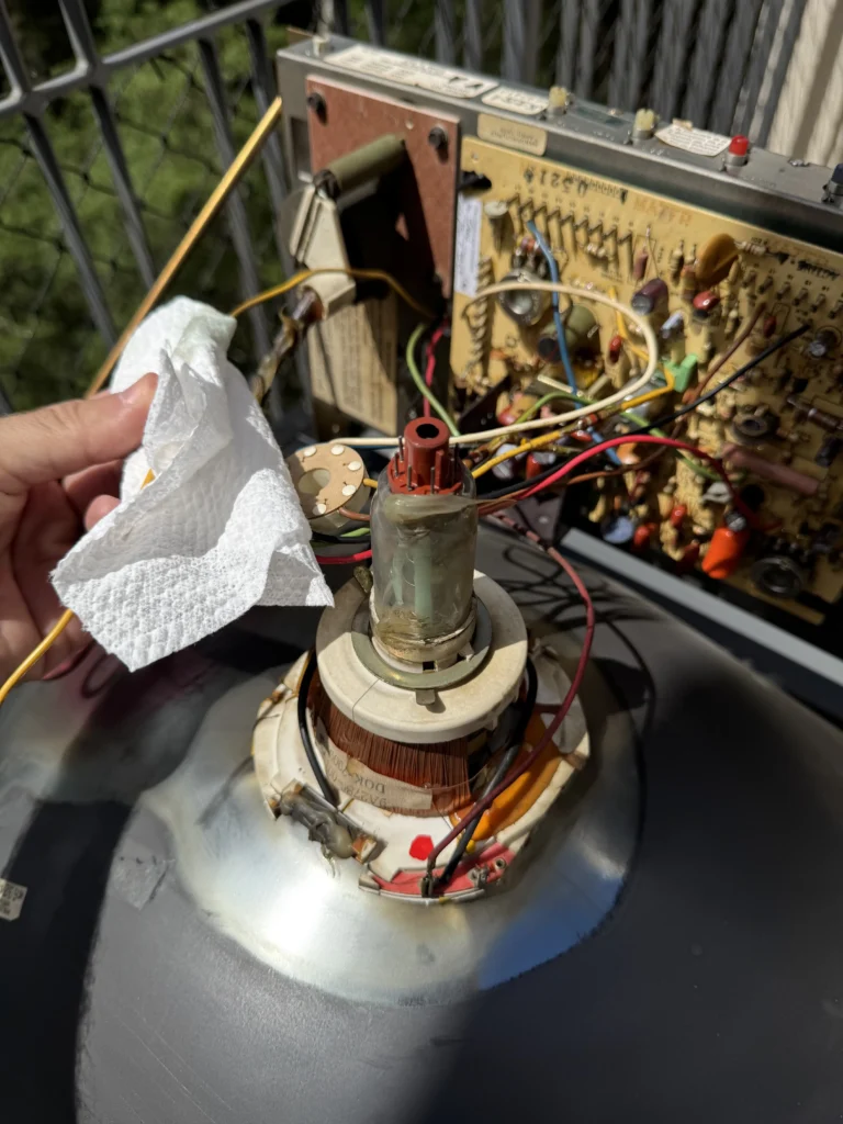 Atari Video Pinball Arcade - Wells-Gardner 22v1003 B&W Monitor Atari Video Pinball Arcade - Wells-Gardner 22v1003 B&W Monitor