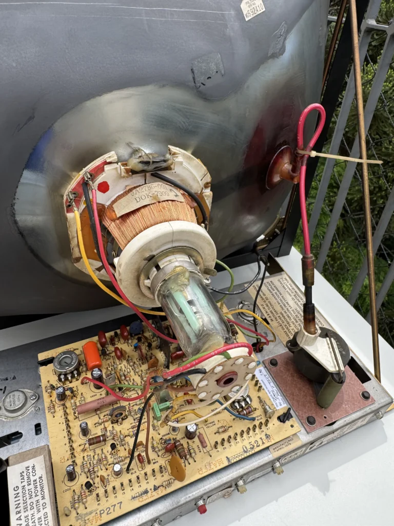 Atari Video Pinball Arcade - Wells-Gardner 22v1003 B&W Monitor Atari Video Pinball Arcade - Wells-Gardner 22v1003 B&W Monitor