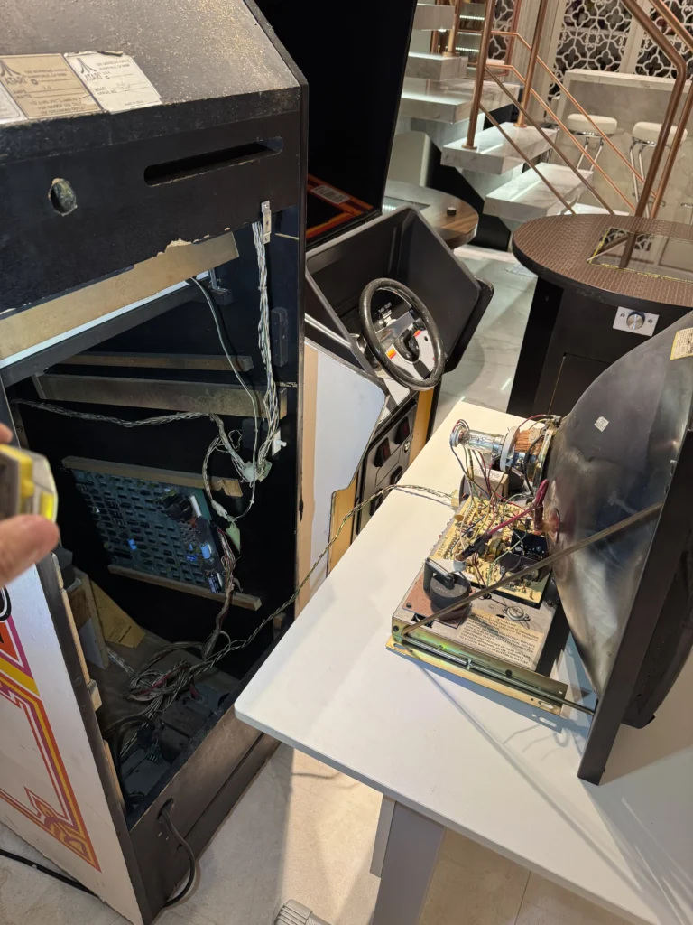 Atari Video Pinball Arcade - Wells-Gardner 22v1003 B&W Monitor Atari Video Pinball Arcade - Wells-Gardner 22v1003 B&W Monitor