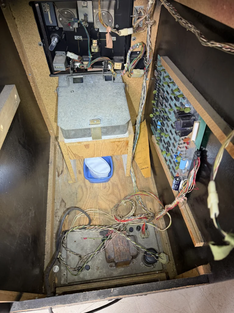 Atari Video Pinball Arcade - Cabinet Restoration Atari Video Pinball Arcade - Cabinet Restoration