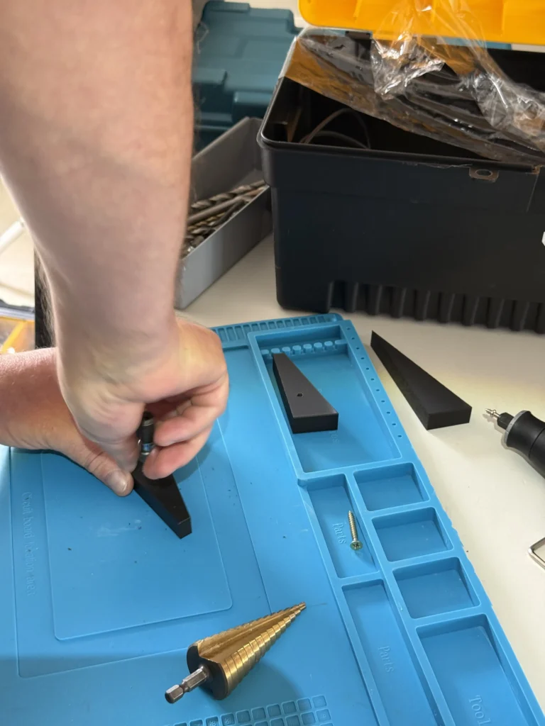 Atari Video Pinball Arcade - Black Light Fixture Incline Solution Atari Video Pinball Arcade - Black Light Fixture Incline Solution