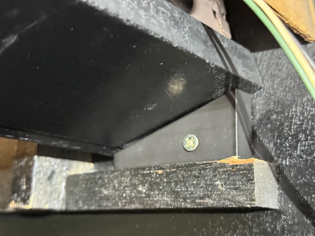 Atari Video Pinball Arcade - Black Light Fixture Incline Solution Atari Video Pinball Arcade - Black Light Fixture Incline Solution