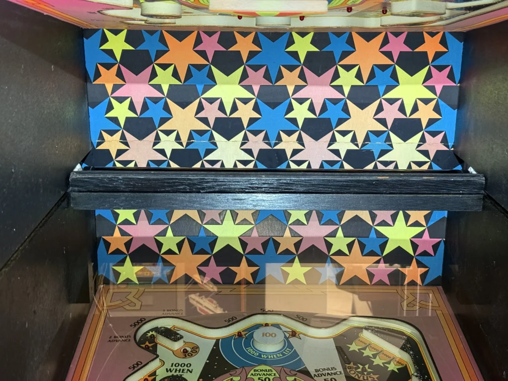 Atari Video Pinball Arcade - Black Light Fixture Incline Solution Atari Video Pinball Arcade - Black Light Fixture Incline Solution