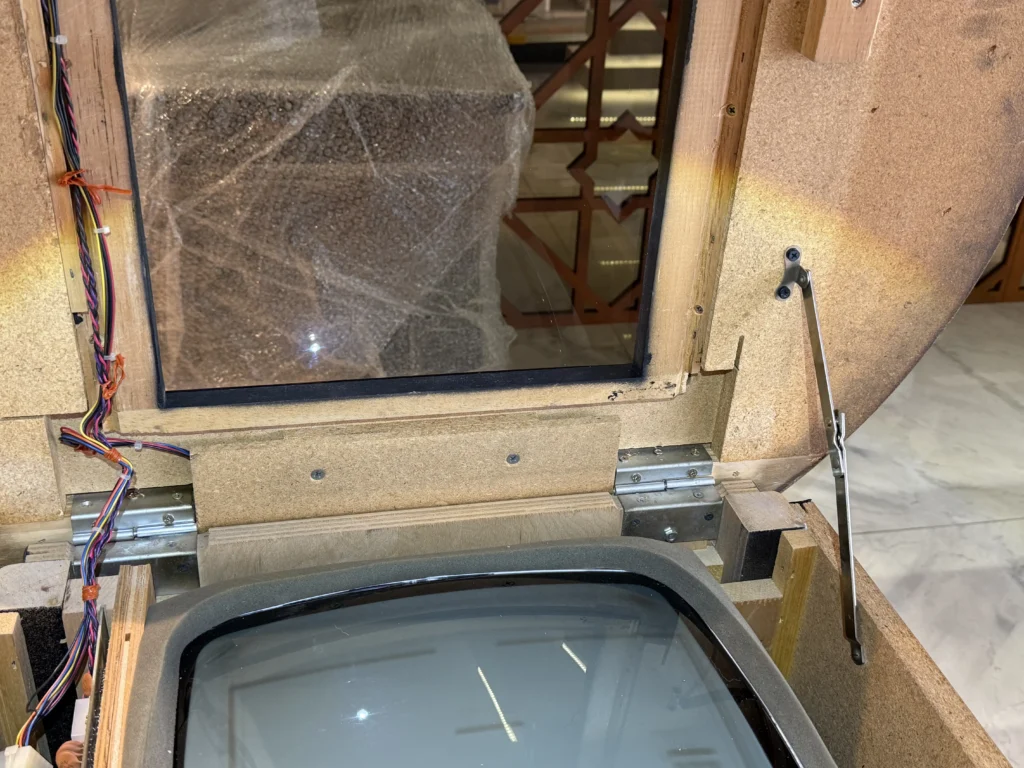 Mirco Challenge Arcade Game - Glass and Plexi Sandwich Fitting