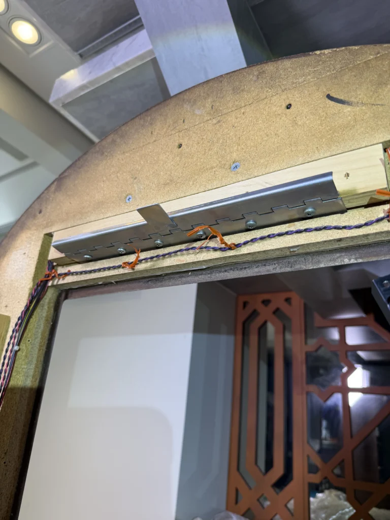 Mirco Challenge Arcade Game - Hinge